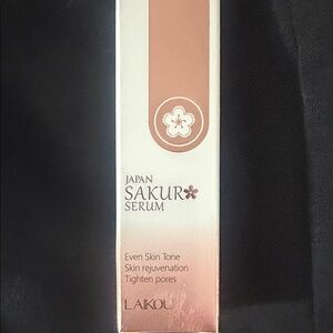 Aiko Sakur Facial Serum - Pink Gradient Packaging